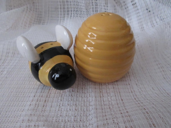 Bee and Hive Salt and Pepper Shakers - vintage, collectible