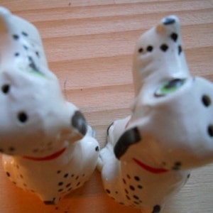 Winking Dogs Salt and Pepper Shakers Vintage Collectible image 3