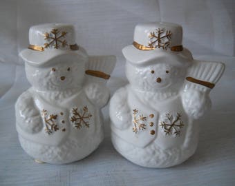 Snowmen Salt and Pepper Shakers - vintage, collectible, winter