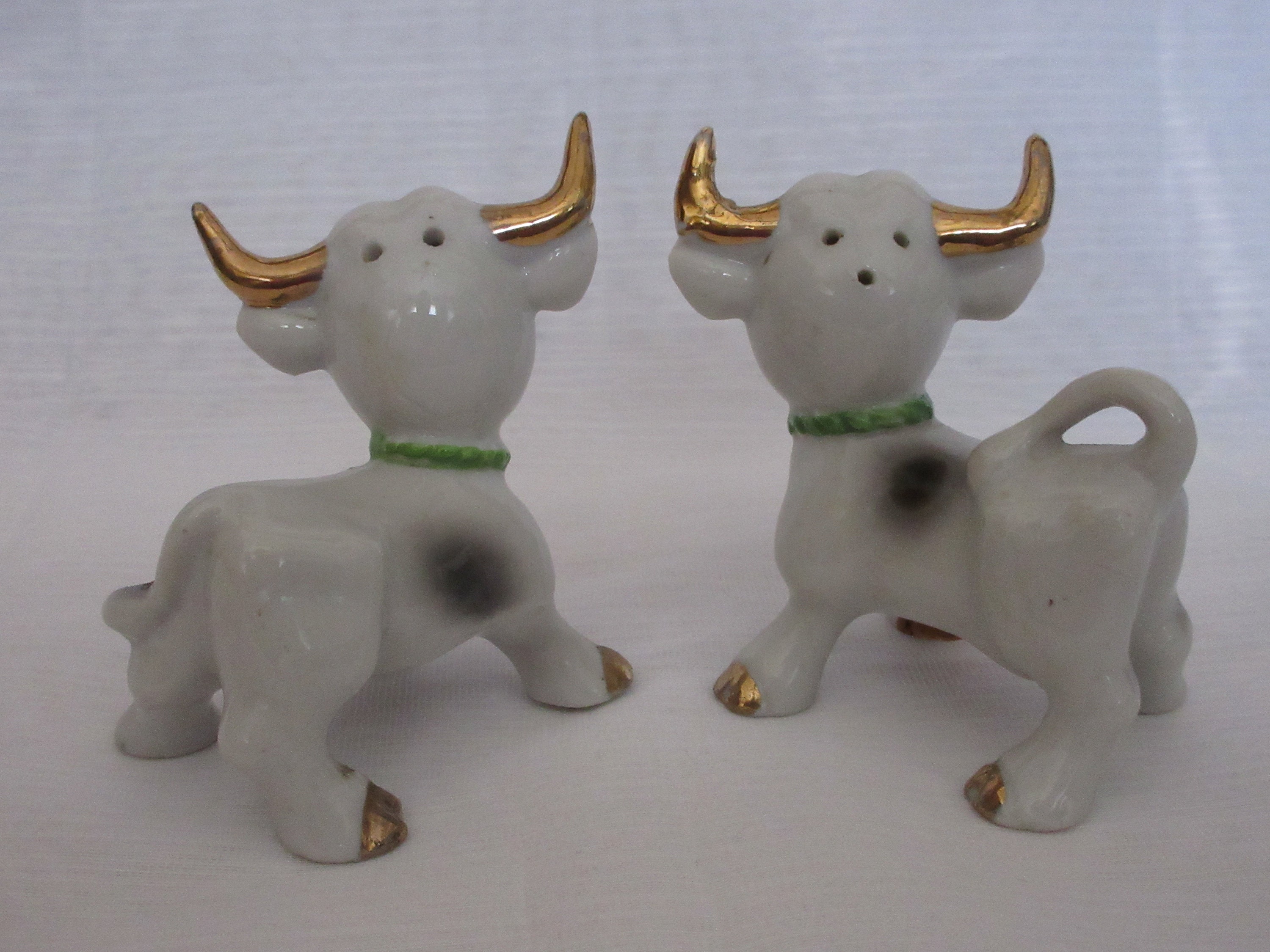 Cow Salt and Pepper Shakers vintage, collectible, Japan