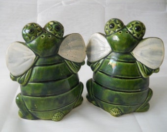 Frog Salt and Pepper Shakers - Vintage, Coleccionable