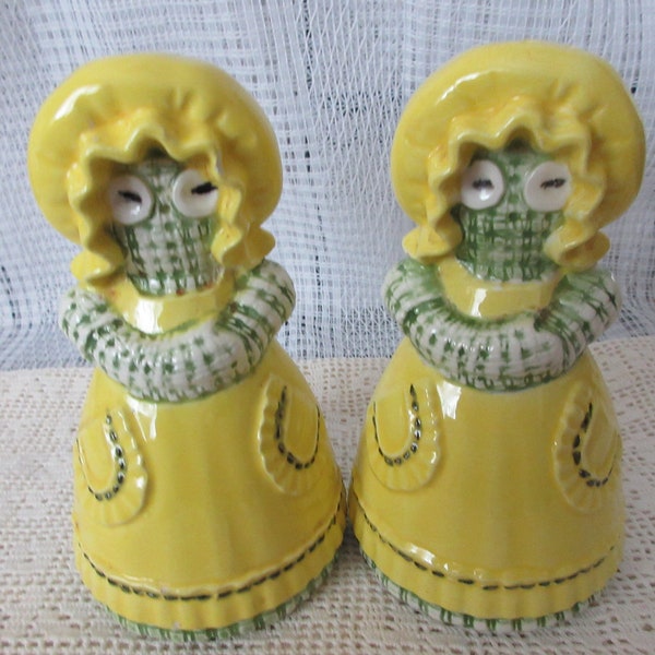 Burlap Dolls Salt and Pepper Shakers - vintage, collectible