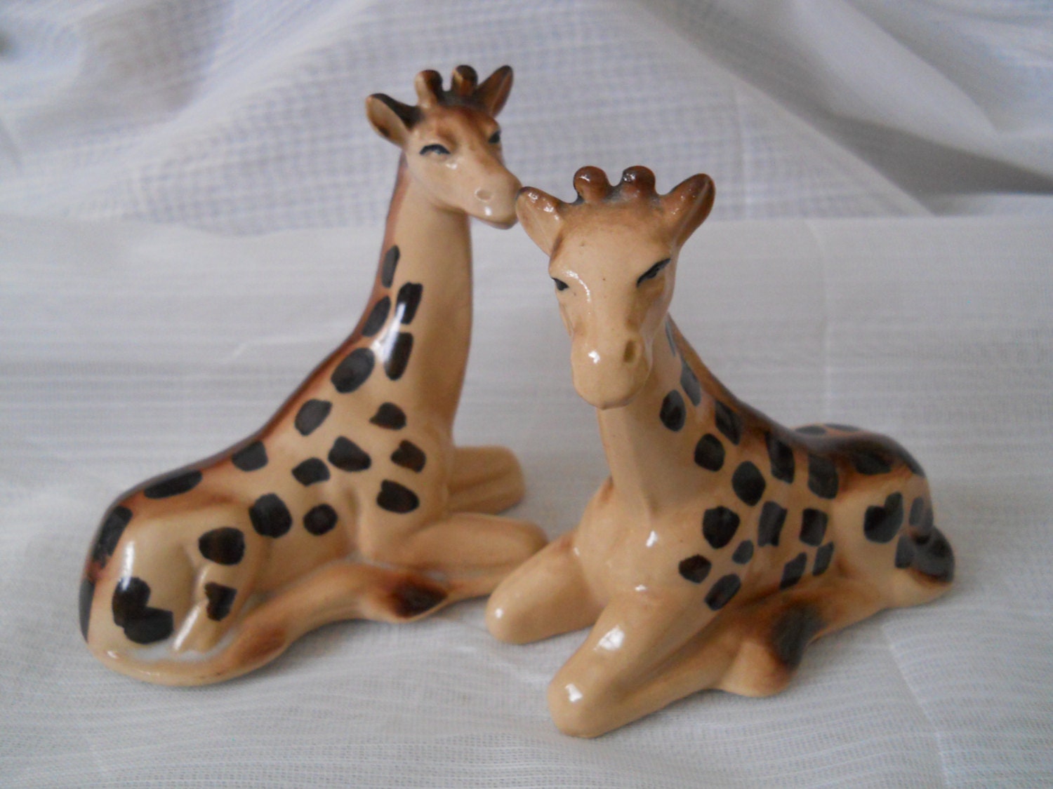 Giraffe Salt and Pepper Shakers vintage, collectible, animal,