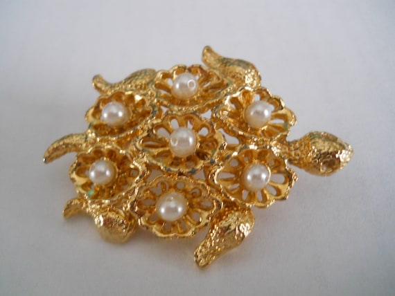 Pearl Turtle Brooch - vintage, collectible, jewelry