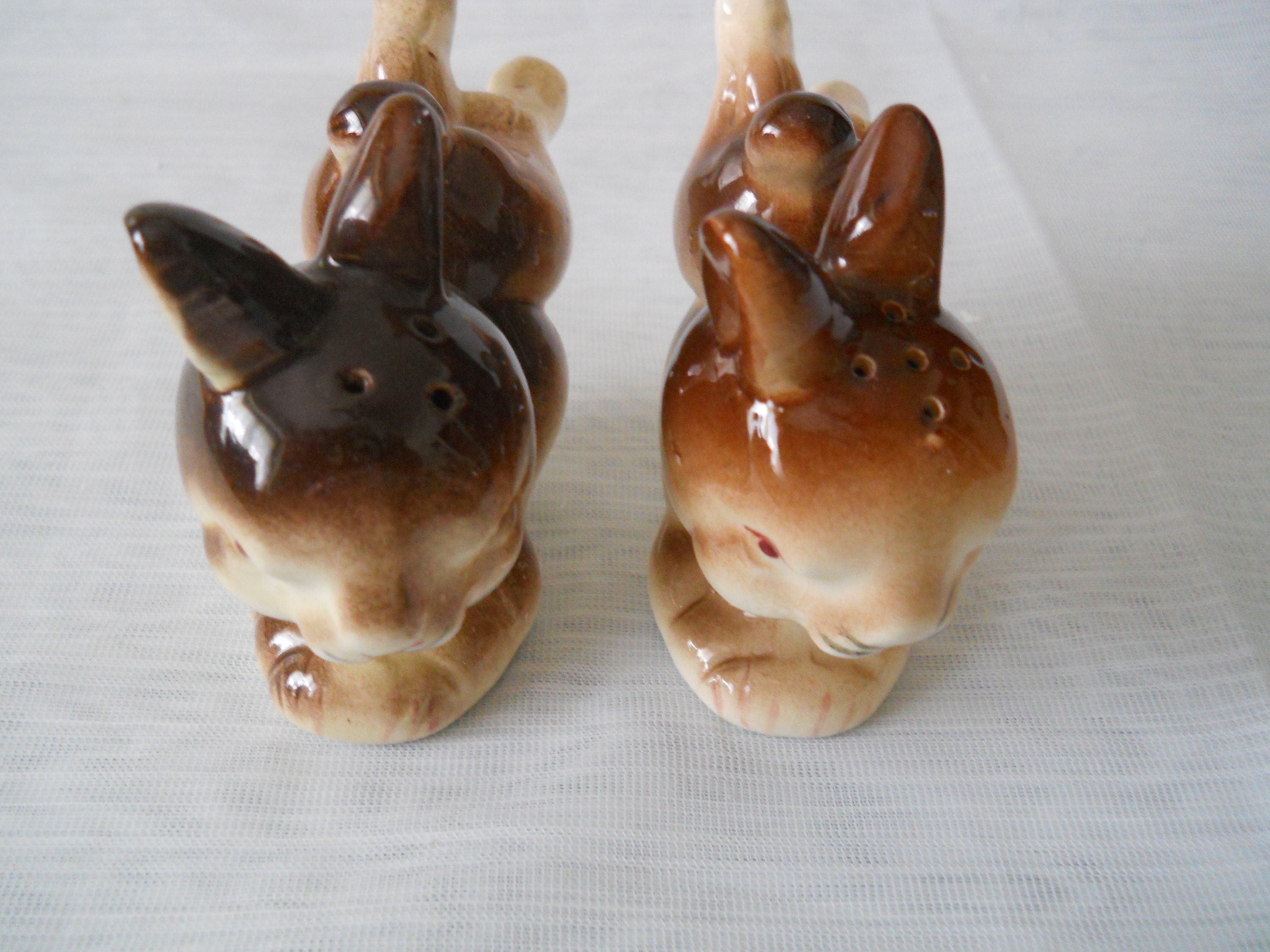 Brown rabbits salt and pepper shakers vintage, collectible, animal, Japan