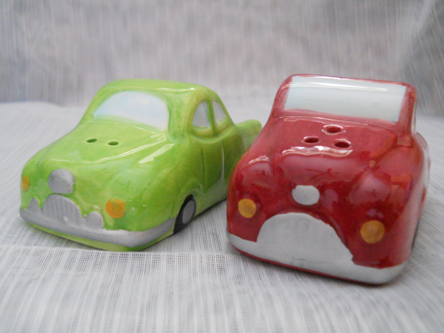 Featured image of post Red Truck Salt And Pepper Shakers - You&#039;ll receive email and feed alerts when new items arrive.