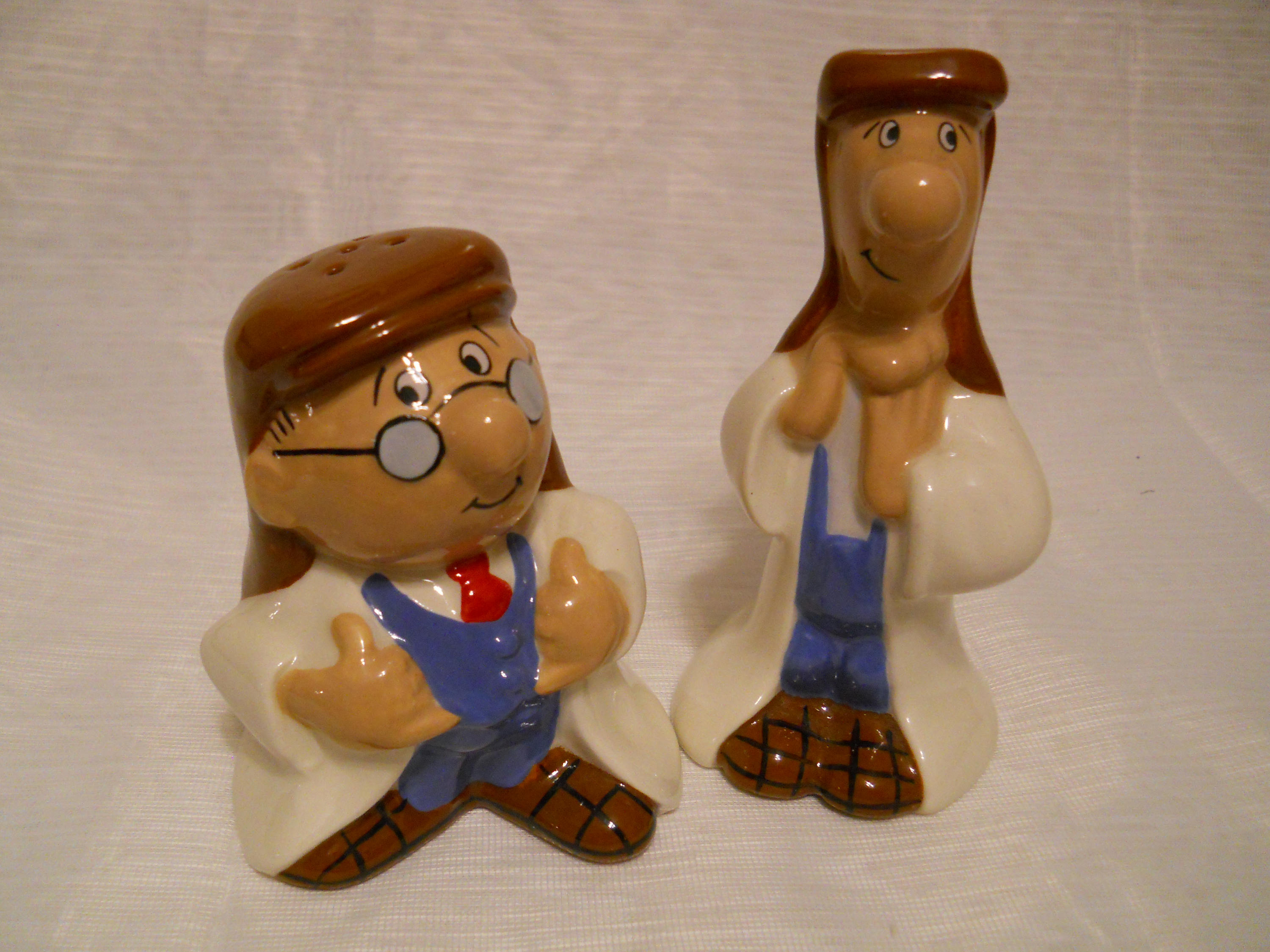 Wade Tetley Sydney and the Gaffer Salt and Pepper Shakers 1996 Second Version - vintage, collectible