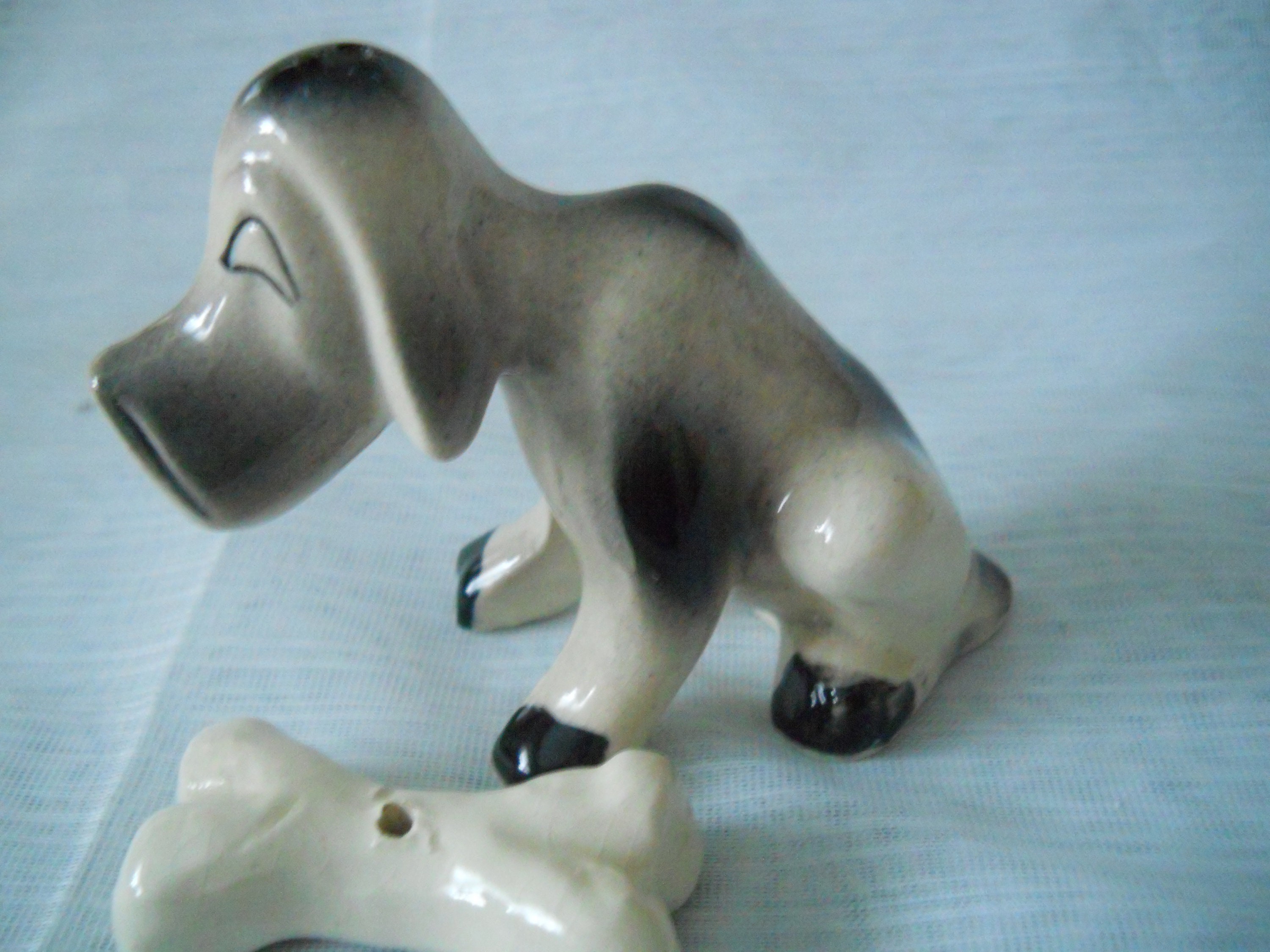 Kitchen & Dining Vintage Hound Dog With Bone Salt and Pepper Shakers