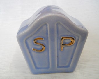 Blue One Piece Salt and Pepper Shaker  - vintage, collectible, PATD