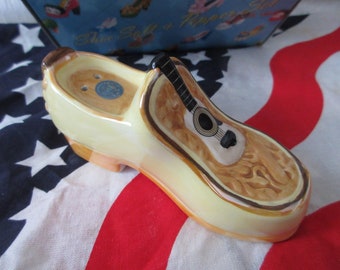 Elvis Guitar Loafer Salt and Pepper Shakers #47134 - collectible, vintage, Vandor