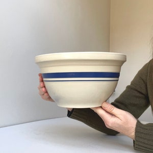 Friendship Pottery 4 Quart Blue Stripe Stoneware Mixing Bowl / 10" Ceramic Serving Bowl / Farmhouse Bowl, Vintage Pottery