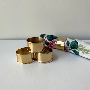 Set of 4 Vintage Smooth Brass Napkin Rings / Oval Napkin Holders / Gold Metal Napkin Rings / Rustic Table Decor, Made in India