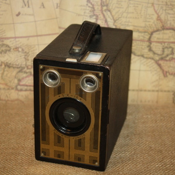 Camera Brownie Junior Six 16 - item #1080