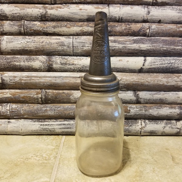 Motor Oil Jar with Metal The Master Mfg Co Spout - item #3993