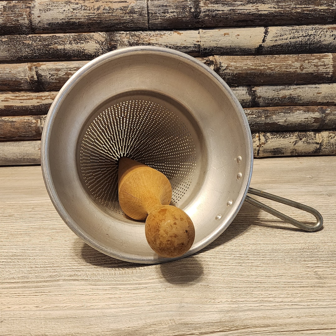 Vintage Strainer and Pestle Chinois Colander Kitchen Décor Cone Shaped Aluminum Strainer Item