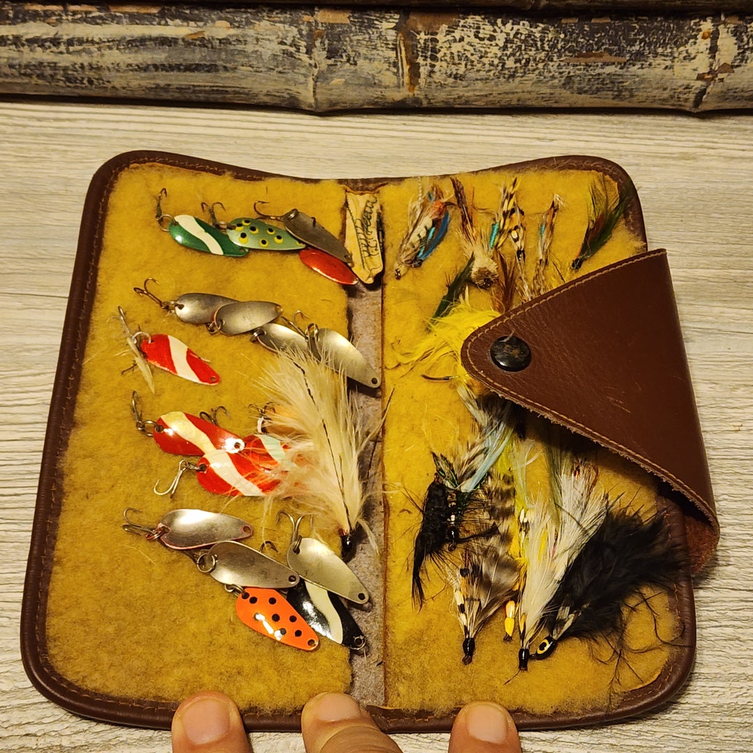 LL Bean Fly Fishing Wallet Fishing Flies and Spinners Pouch Item 5614