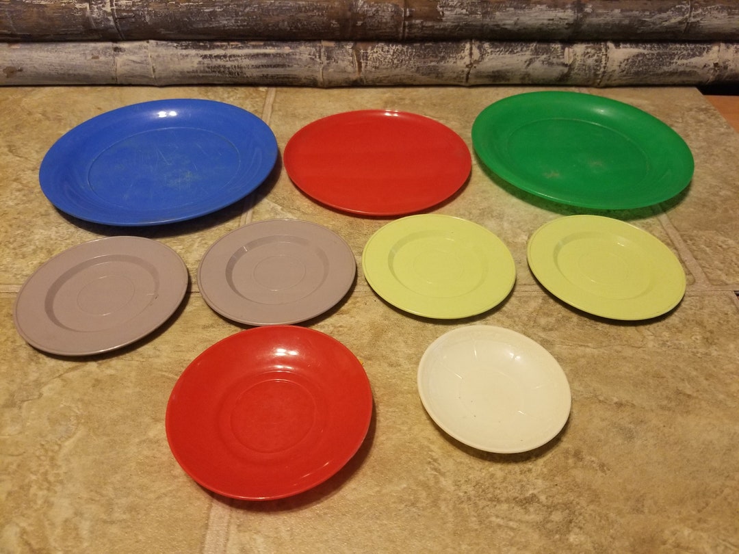 Toy Plates and Saucers Pretend Play Plastic Plates and Saucers Set of 9