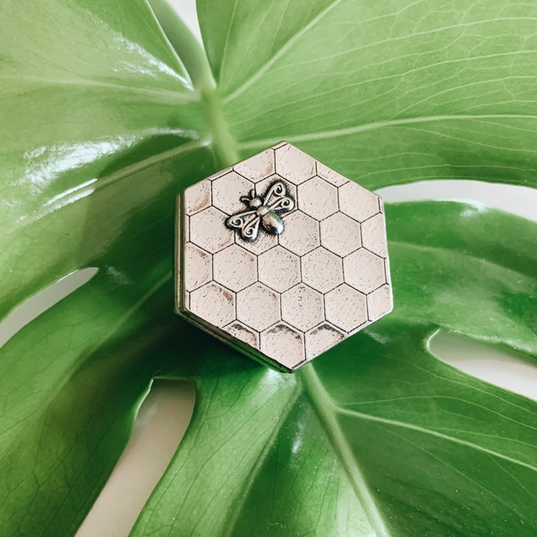 Tiny Sentiment Box - Honeybee, Tiny Box, Tiny Metal Box, Cat Earring Box, Ring Box, Wedding Gift, Bee Box