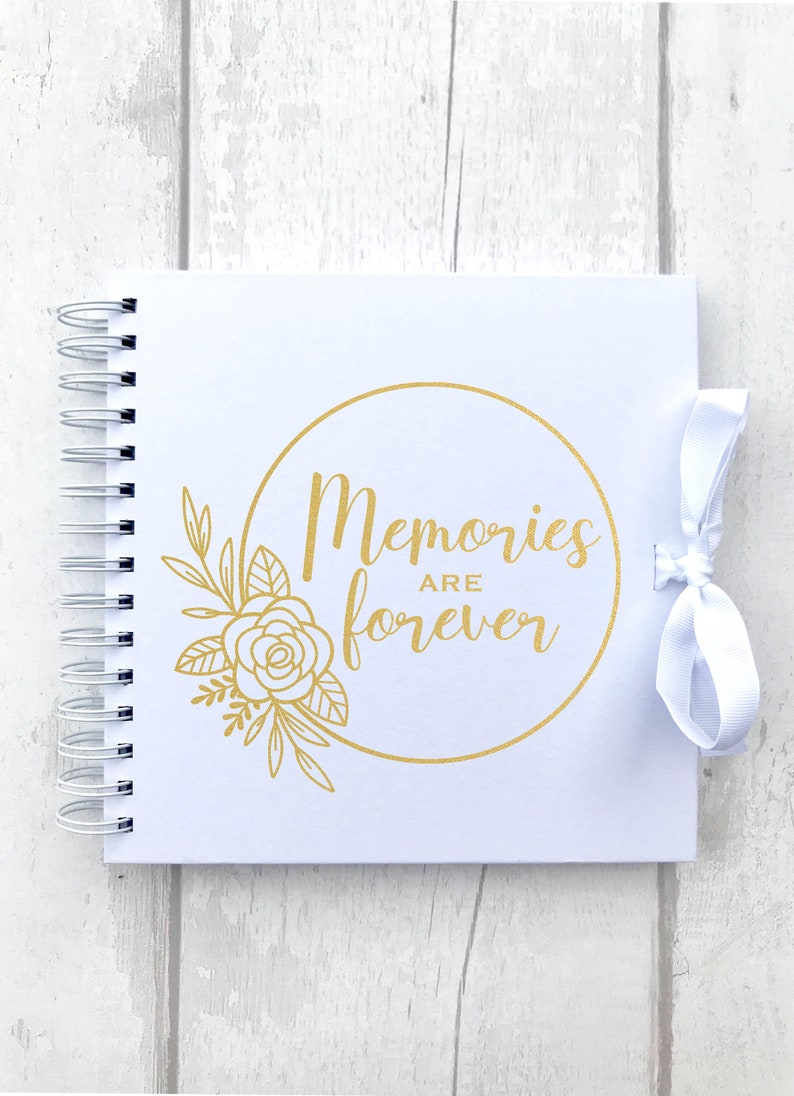 Memory Junk Journal / Memory photo album / floral wreath Etsy