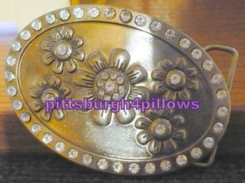 4 x 2 34 Contact Me For Shipping Taye EUC For Age Oval Rhinestones /& Metal Belt Buckle