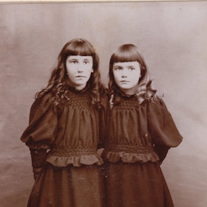 Digital Download, Sisters in Black, Antique Cabinet Photo, Unusual Photo, Vintage Photo, Vernacular photo, Printable Photo√