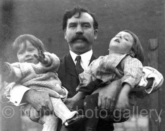Digital Download, Father Holding Two Children, Babies, Vintage Photo, Black & White Photo, Printable Photo, Found Photo, Vernacular Photo√
