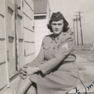 Digital Download, WAC, Women's Air Corp, WWII Soldier, Printable, Black & White Photo, Vintage Photo, Historical Photo, Found Photo√