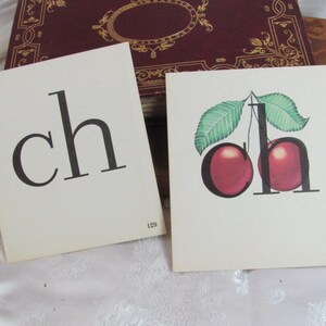 KERSEN // Set van 2 vintage geïllustreerde schoolflitskaarten - fonetiek circa 1966 - nog veel meer om uit te kiezen in mijn winkel