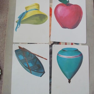 Tarjeta ilustrada para la escuela (a tu elección) - Fonética vintage de mediados de siglo, circa 1966 - Sombrero de manzana con forma de barco - Hay muchos más en mi tienda