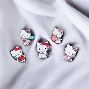 Set de 5 pins esmaltados de Hello Kitty: adorables pins kawaii | Regalo perfecto para fans y coleccionistas de Sanrio y accesorios adorables
