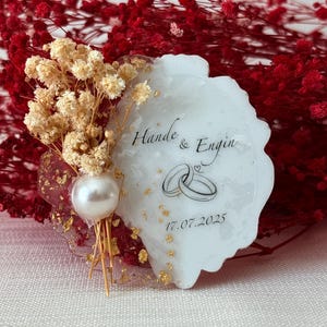 Personalisierter Magnet Favor, Epoxidharz-Magnet, Verlobungsgeschenk, Brautpartybevorzugungen, Trockenblumenmagnet für Gast, Hochzeitsgeschenke, Hochzeitsmagnet
