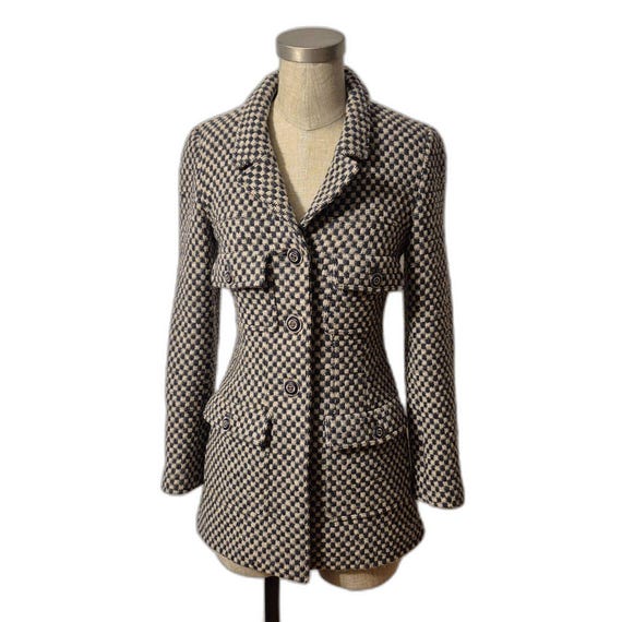 Vintage CHANEL Tweed Bouclé Jacket BLAZER Fall/Winter 1995 (95A) SZ 38 Lagerfeld