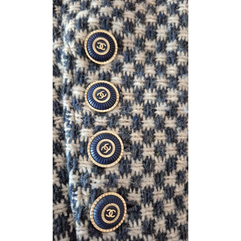 Vintage CHANEL Tweed Bouclé Jacket BLAZER Fall/Winter 1995 (95A) SZ 38 Lagerfeld image 11