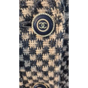 Vintage CHANEL Tweed Bouclé Jacket BLAZER Fall/Winter 1995 (95A) SZ 38 Lagerfeld image 9