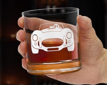 Vaso de whisky AC Cobra: vaso de whisky grabado con un coche clásico