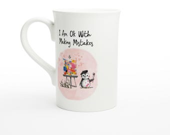 Taza de afirmación de Eric el Pingüino: "No me importa cometer errores". Regalo de porcelana de 280 ml para la confianza y la seguridad en uno mismo.