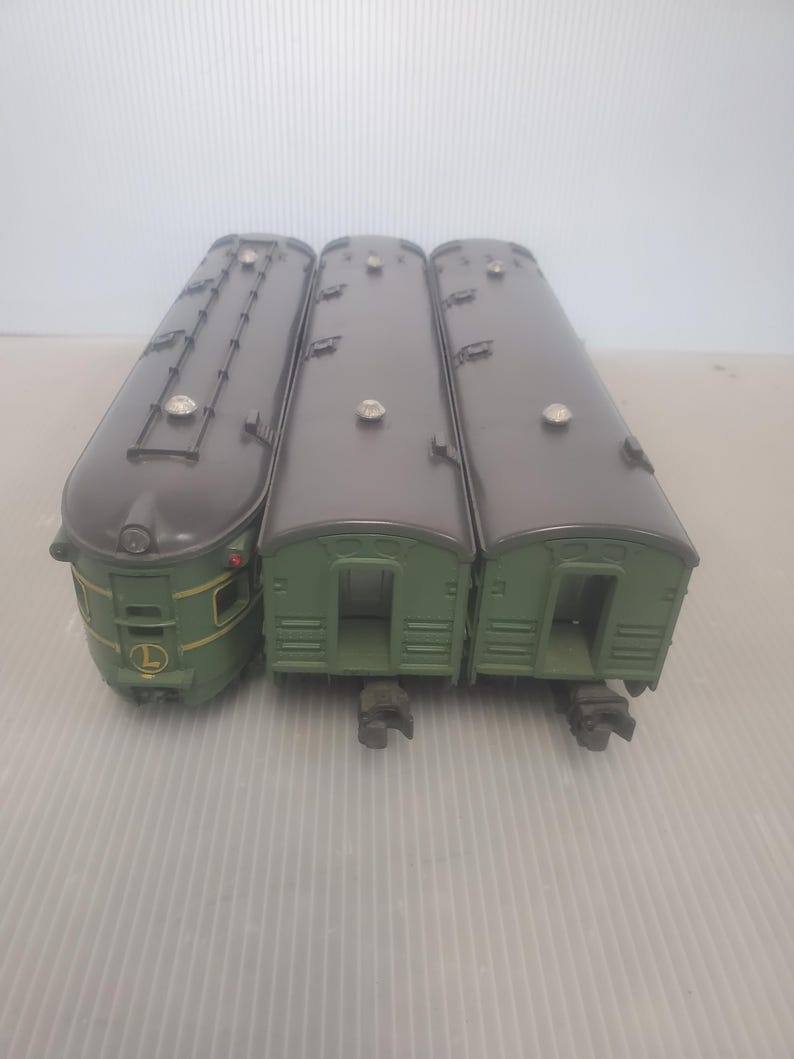 LIONEL 2400, 2401, 2402 Passenger Car Set. Like New - Etsy