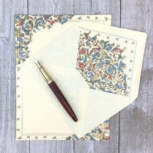 Fogli e buste di cancelleria con fiori medievali Kartos Medicea Portfolio