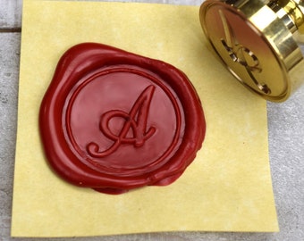 Carimbo de cera com letras do alfabeto // Carimbo de latão com monograma inicial e caligrafia cursiva