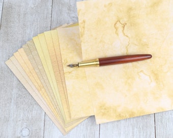 Cartões e envelopes de papel antigos