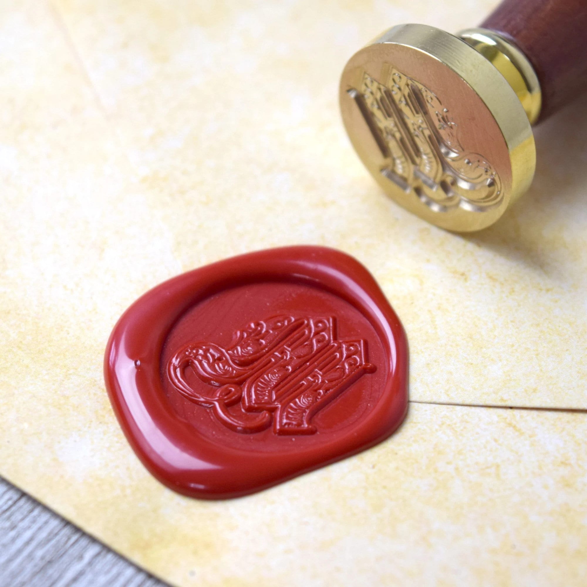 Wax Stamps Copper Seals,Flower Wreath Letter Series English Sealing Wax Brass Carving Wax Seal Envelope Decoration Wax Stamp Style G