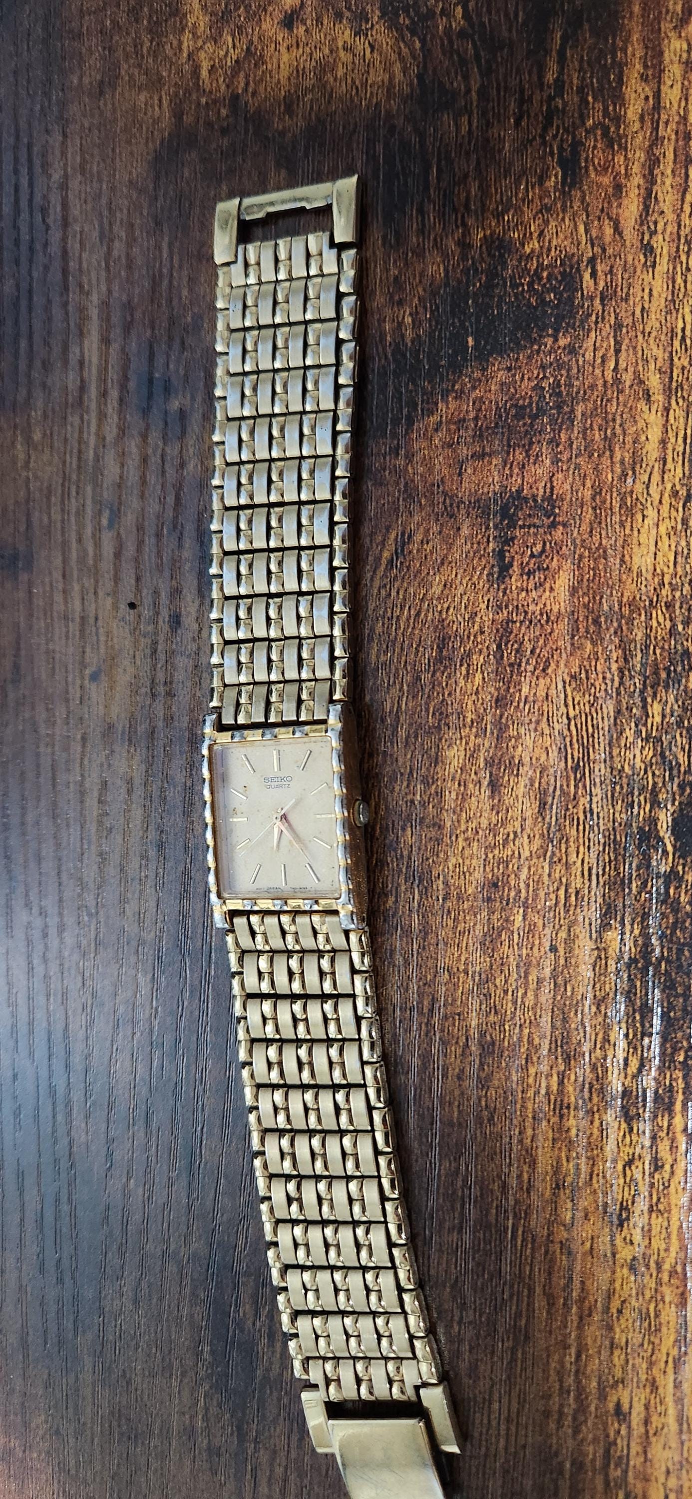 SEIKO セイコー 7N01-6G80 ヴィンテージ クォーツ 腕時計 SEIKO セイコー 7N01-6G80 ヴィンテージ クォーツ 腕時計 時計