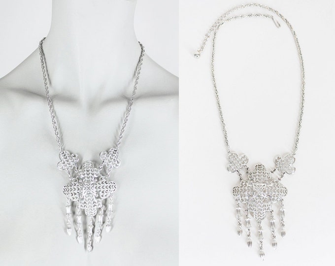 Vintage 60s Necklace / 1960s Silver Tone Bohemian Dangle Pendant Necklace