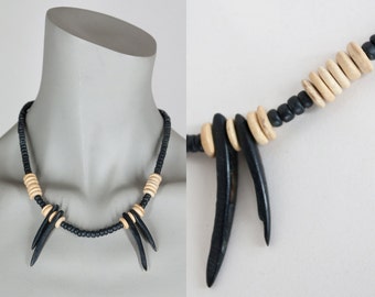 Vintage 80s Necklace / 1980s Wood Bead Black and Beige Spike Necklace