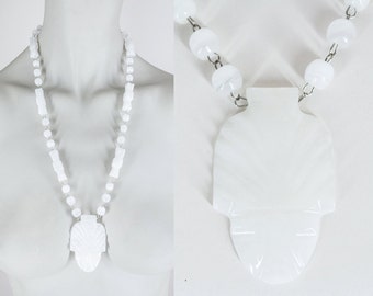 Vintage 70s Necklace / 1970s White Crystal Agate Mexican Tribal Mask Beaded Necklace
