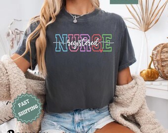 Infirmière autorisée personnalisée sweat-shirt coloré typographie RN, chemise couleurs confort
