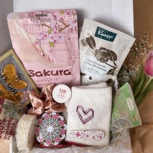 Wellness Geschenk für Frauen | Me-Time Geschenkbox personalisiert mit Name | Self Care Pamper Box | Spa zuhause Auszeit