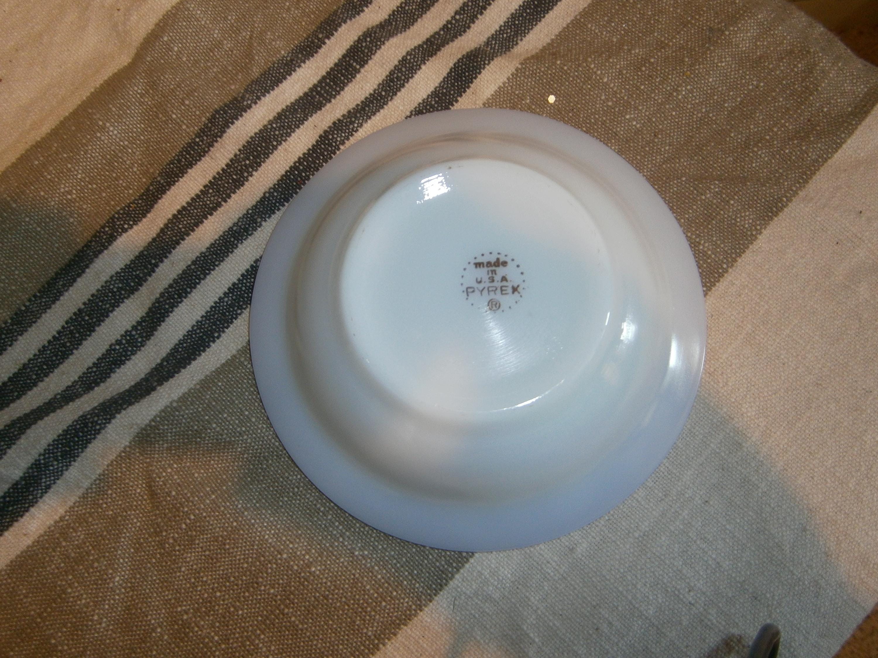 Vintage Pyrex Fruit Dish Royal Burgundy and Gold - Etsy