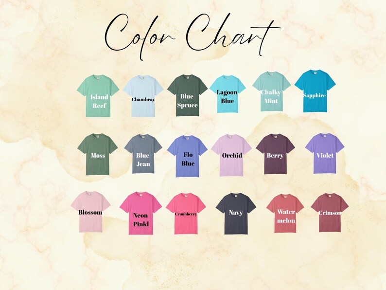 K&ouml;nnte beinhalten: Eine Farbkarte mit achtzehn kurz&auml;rmeligen T-Shirts, die in drei Reihen angeordnet sind. Jedes T-Shirt ist mit seinem Farbnamen beschriftet, darunter Island Reef, Chambray, Blue Spruce, Lagoon Blue, Chalky Mint, Sapphire, Moss, Blue Jean, Flo Blue, Orchid, Berry, Violet, Blossom, Neon Pink, Cranberry, Navy, Watermelon und Crimson.
