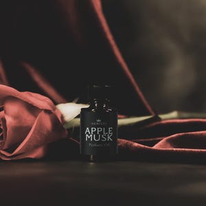 Apple Musk Perfume | Pink Musk And Fruit Fragrance